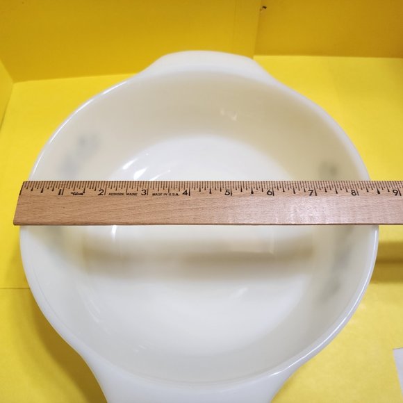 Fire King "Meadow Green" 1- 1/2qt. Round Casserole with Glass Lid Anchor Hocking - Picture 14 of 16